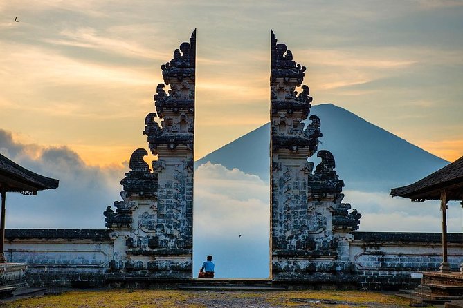 Heaven Gate East Bali Tour - Starting early at Lempuyang Temple