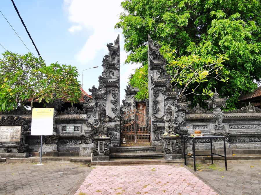 Jimbaran: Exotic Culinary Fish and Seafood Tour - Your guide makes the market easier to read