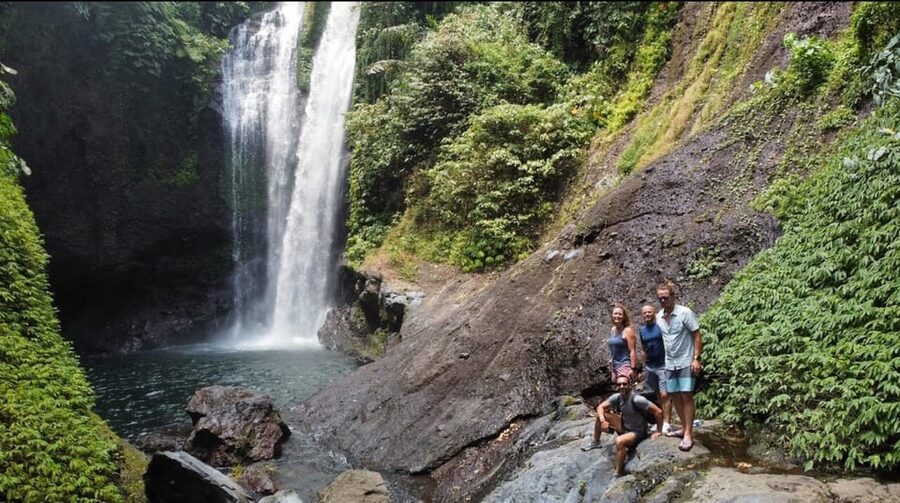 Jumping Sliding at Aling- Aling Waterfall and Handara Gate - Lunch in Sukasada, with one cost to watch