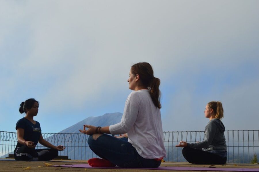 Kintamani: Sunrise Yoga, Meditation, Earth & Water Rituals - Water purification at a temple near Tampaksiring