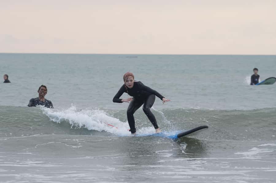 Kuta/Bali: Private Beginner & Intermediate Surf Lessons - Equipment, photos, and practical comfort