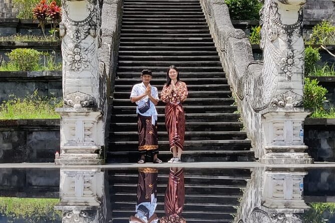 Lempuyang Temple Entrance Ticket All Inclusive - The famous gate photograph and the long wait