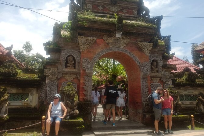 Magic Of Ubud Temple Swing And Waterfall Private Guided Tour - Tegalalang Rice Terrace and the separate lunch bill