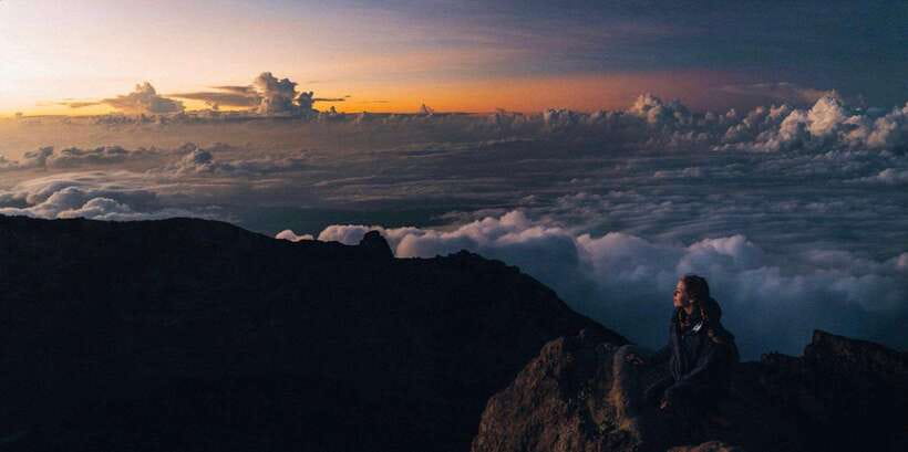 Mount Abang Trekking - Pesawat Temple at 4:30 a.m.