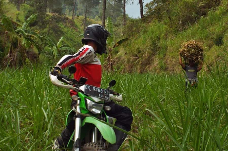 Mount Batur: Sunrise Dirt Bike Trek with Trained Riders - Sunrise above Lake Batur