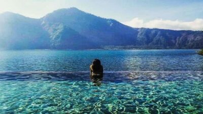 Sunrise Jeep Tour & Natural Hot Spring