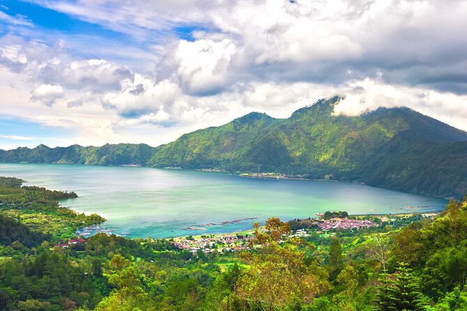 Mount Batur Sunrise Trekking Private - Waiting for sunrise with breakfast at Mount Batur