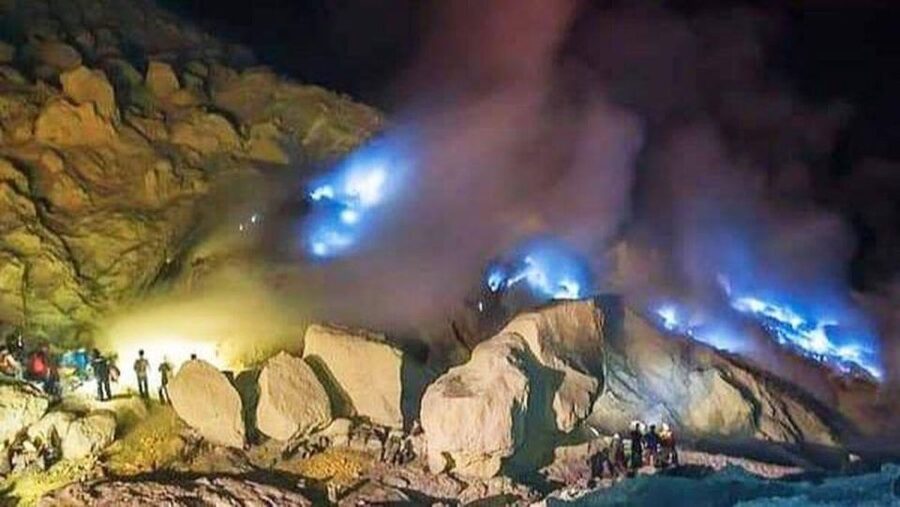 Mount Ijen Volcanic Crater Overnight Trip from Bali - Blue fire and the steep crater descent