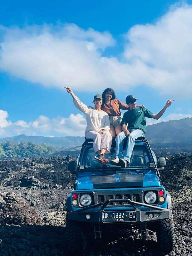 Mt. Batur Jeep Sunrise Trip - The secret stop and changing morning views