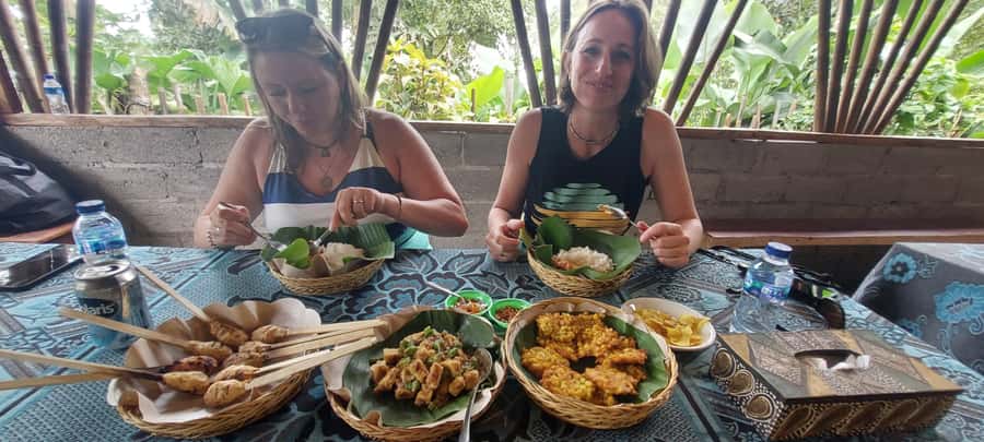Munduk : Jungle Trekking,Canoeing,waterfall &authentic lunch - A northern Bali waterfall stop