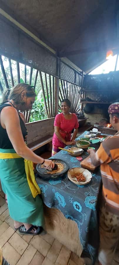 Munduk : Jungle Trekking,Canoeing,waterfall &authentic lunch - Guide quality makes the difference