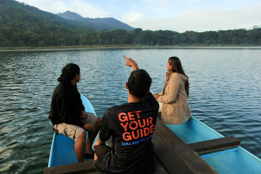 Munduk: Twin Lake Jungle Hike, Ulun Danu Temple, & Waterfall - The two-hour Tamblingan rainforest walk