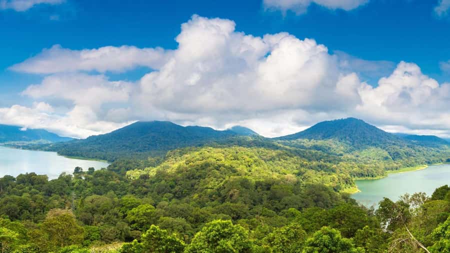 Munduk: Twin Lakes Jungle Hike with Lake Canoe and Waterfall - Key points at a glance