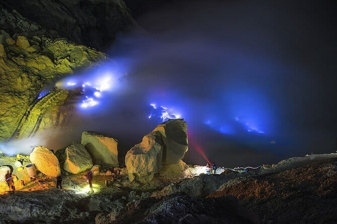 North Bali highlights: Buddhist temple, Waterfall & hot spring - Is $82 a fair price?