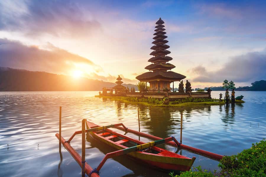 North Bali: Sekumpul Waterfalls and Ulun Danu Temple Tour - The drive north from Bali’s resort coast