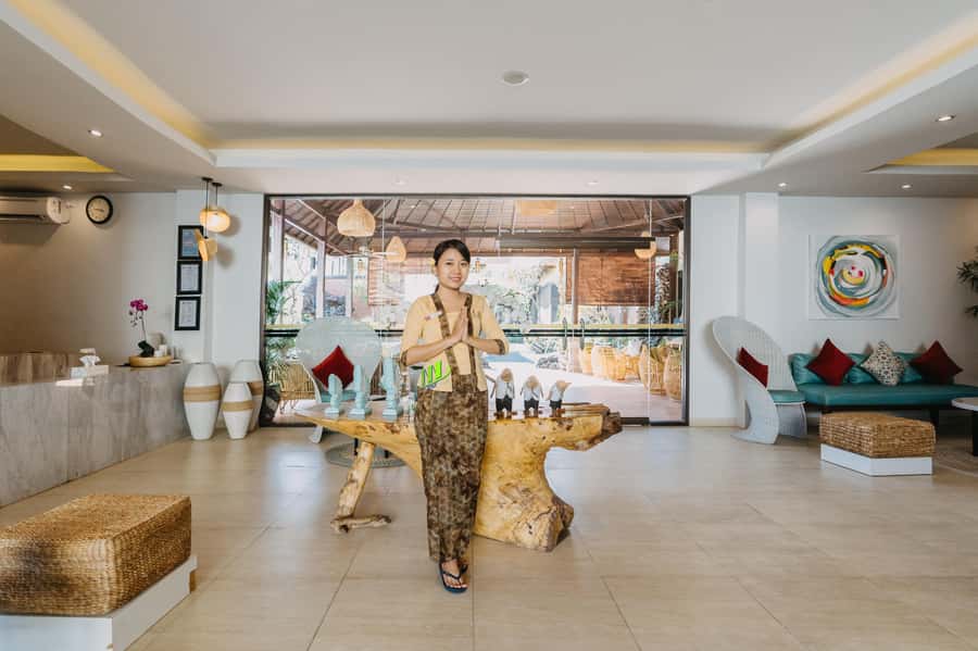 Nusa Dua: 2-Hour Luxury Warm Stone Massage Spa Treatment - Foot Washing Starts the Ritual