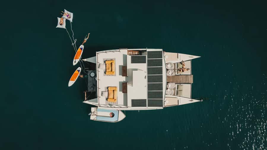 Nusa Lembongan: 4-in-1 Half-Day Catamaran Snorkeling Cruise - Cruising toward Nusa Lembongan’s reef sites