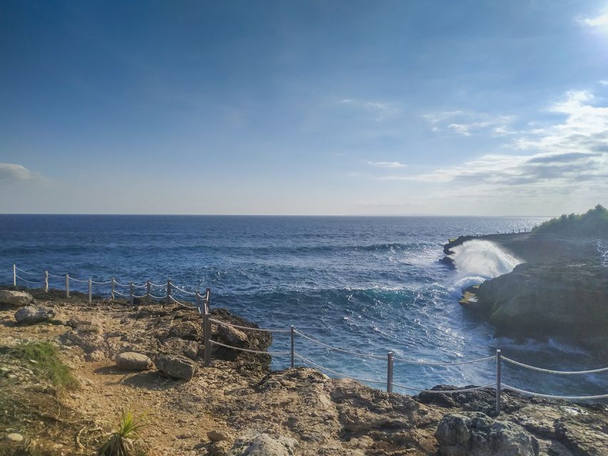 Nusa Penida and Nusa Lembongan Island Tour - Lunch with Indonesian dishes