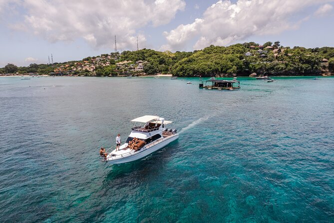Nusa Penida Full Day Tour by Riki J Yacht 13 meters - The 30-minute crossing aboard the yacht