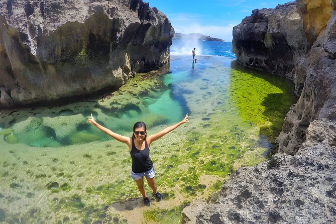 Nusa Penida Island Beach Tour With Snorkeling - Departure From Bali Island - Friendly guides and help with photographs