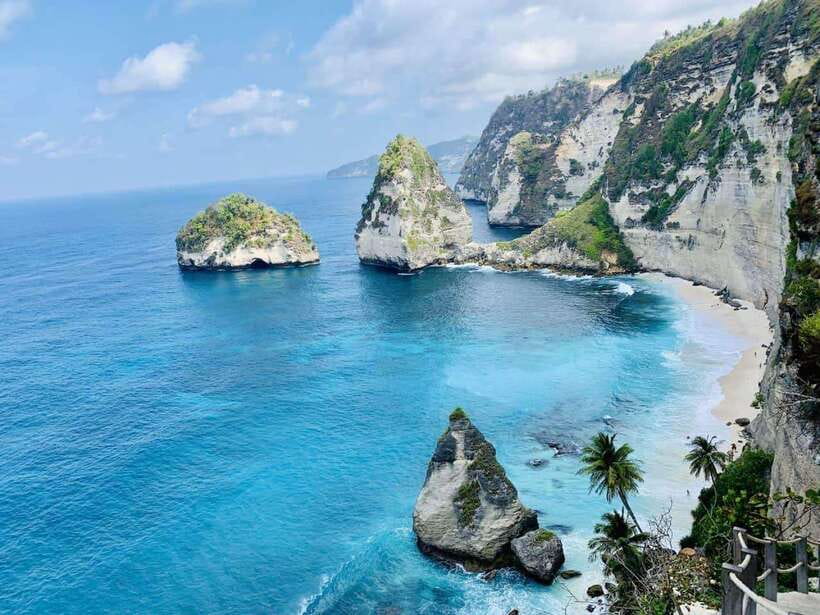 Nusa Penida: Private Car Charter with Experienced Driver - Kelingking Viewpoint and the climb to the beach