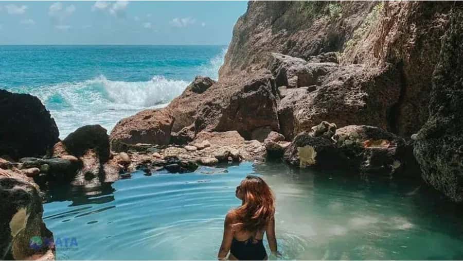 Nusa Penida: Tembeling Beach, Goa Giri Putri & Diamond Beach - What the Service May Be Like