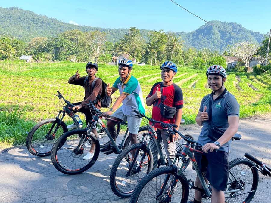 Pedal Through Paradise: Bali Wanderlust Sidemen Cycling Tour - The village coffee stop after the first ride