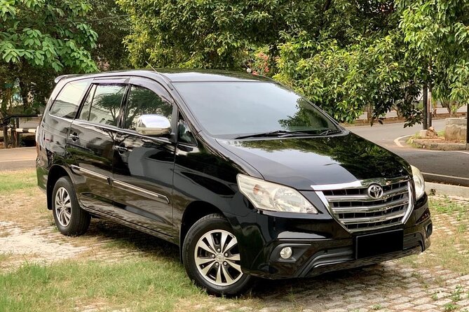 Private Arrival Transfer : Ngurah Rai Airport to Hotel in Bali - A private car for two to five people