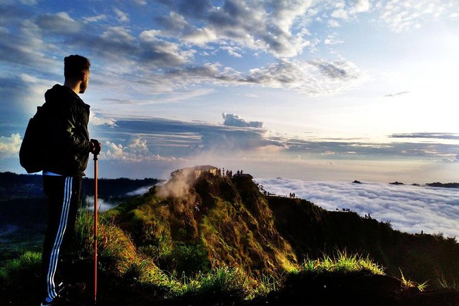 Private Mount Batur Sunrise Trekking - Waiting at the summit for Bali’s sunrise