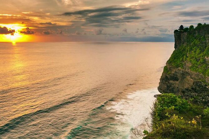 Private Tour: Amazing 3 Days Bali Sightseeing Tour Package with Airport Transfer - Landing in Bali and heading straight to Uluwatu