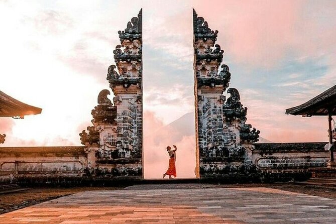 Private Tour Bali: Lempuyang Temple / Gate of Heaven, tirtagangga, waterfall. - The long road from Seminyak to eastern Bali