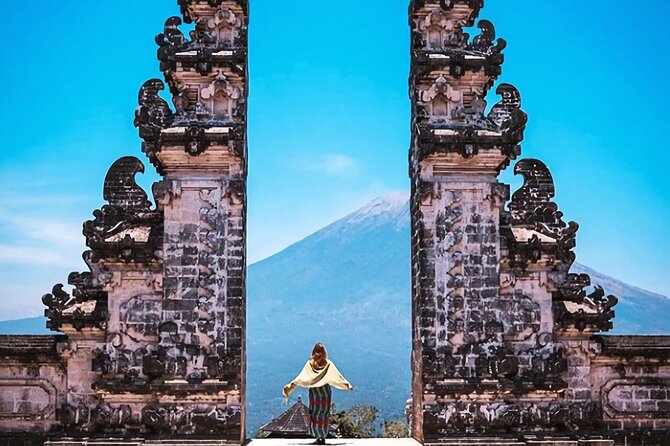 Private Tour: Gates of Heaven,Tukad Cepung Waterfall, Tirta gangga - Walking through water at Tukad Cepung