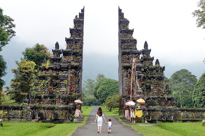 Private Tour: Handara Iconic Gate, rice terrace & Ulundanu Temple - Timing, food, and practical comfort