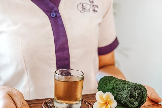 Royal Couple Spa - Beginning With Lemongrass and a Rose-Arranged Room