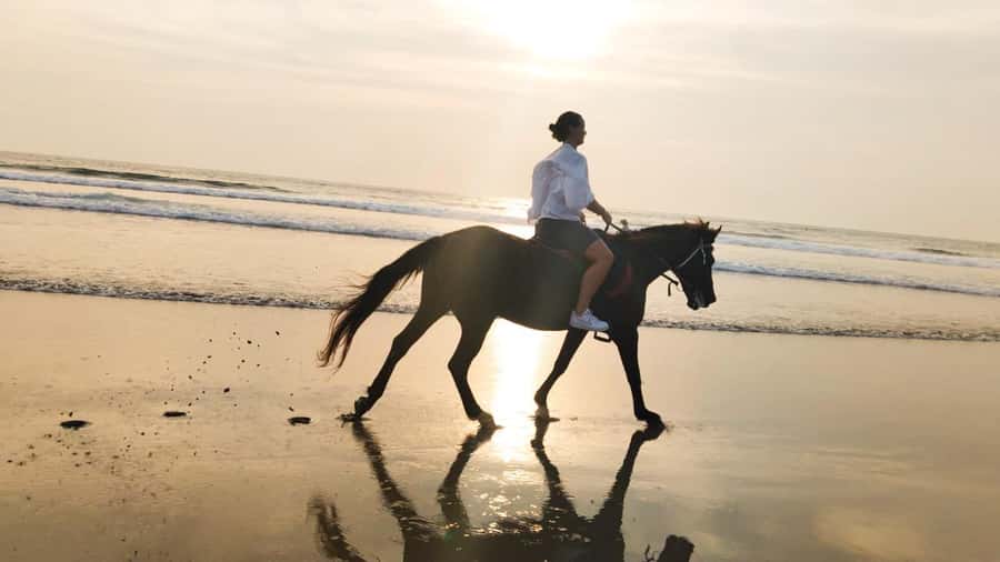 Seminyak: Bali Horse riding Adventure Seminyak Beach - What the Guides Add to the Ride