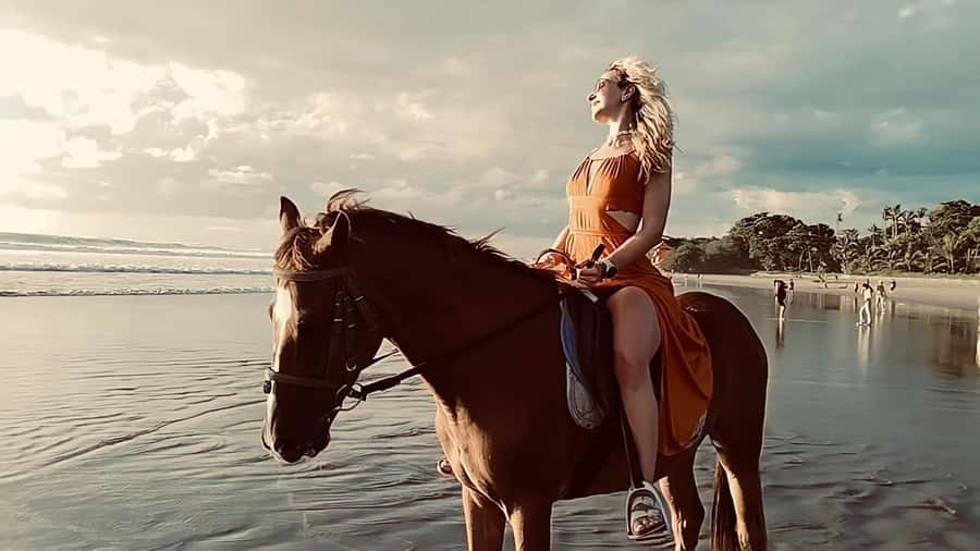 Seminyak: Bali Horse riding Adventure Seminyak Beach - Clothes, Weather, and Comfort