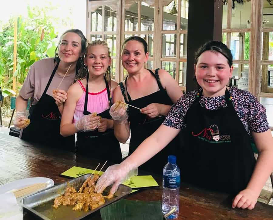 Seminyak: Balinese Cooking Class & Market Tour - A Well-Run Kitchen With Plenty of Assistance