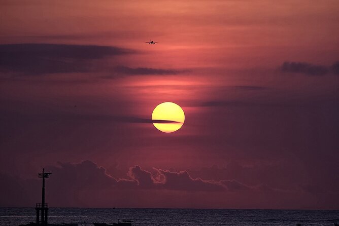 South Bali Beach Tour, Uluwatu Sunset Kecak Fire Dance & Seafood Barbeque Dinner - Padang Padang Beach: 70 minutes by the sea