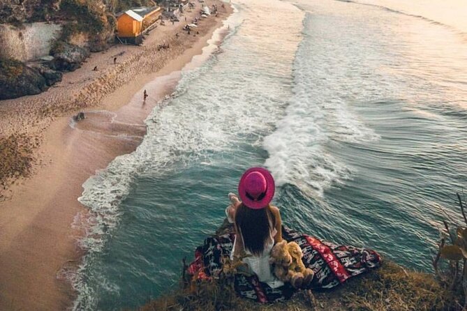 Southern Bali Highlights Tour & Uluwatu Temple - Walking through the rocks to Padang-Padang
