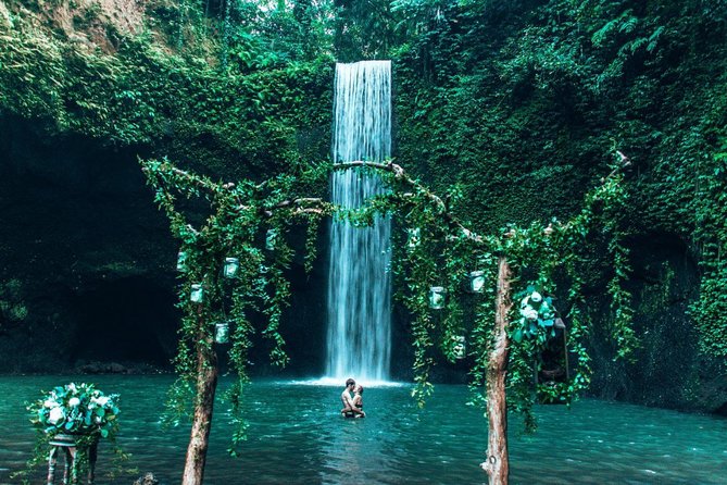 Swing & Best Waterfall Tour - Instagrammable - Kanto Lampo: easy access and shallow water