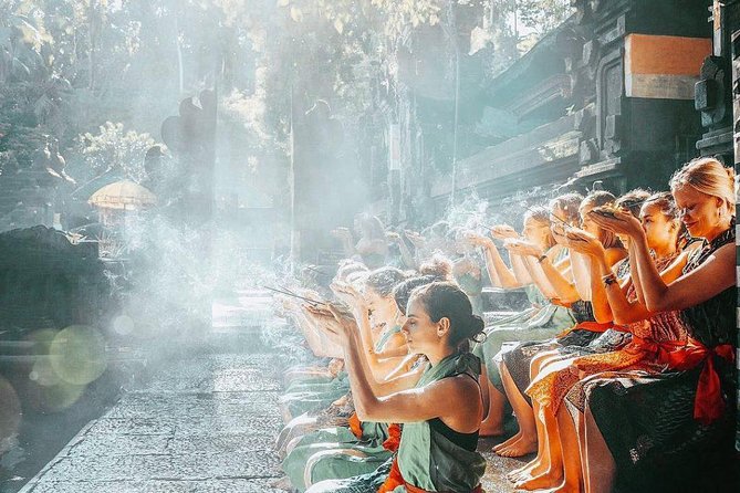 Tanah Lot Temple, Waterfall & Ubud Tour (Private & All-Inclusive) - Tirta Empul and the morning holy spring