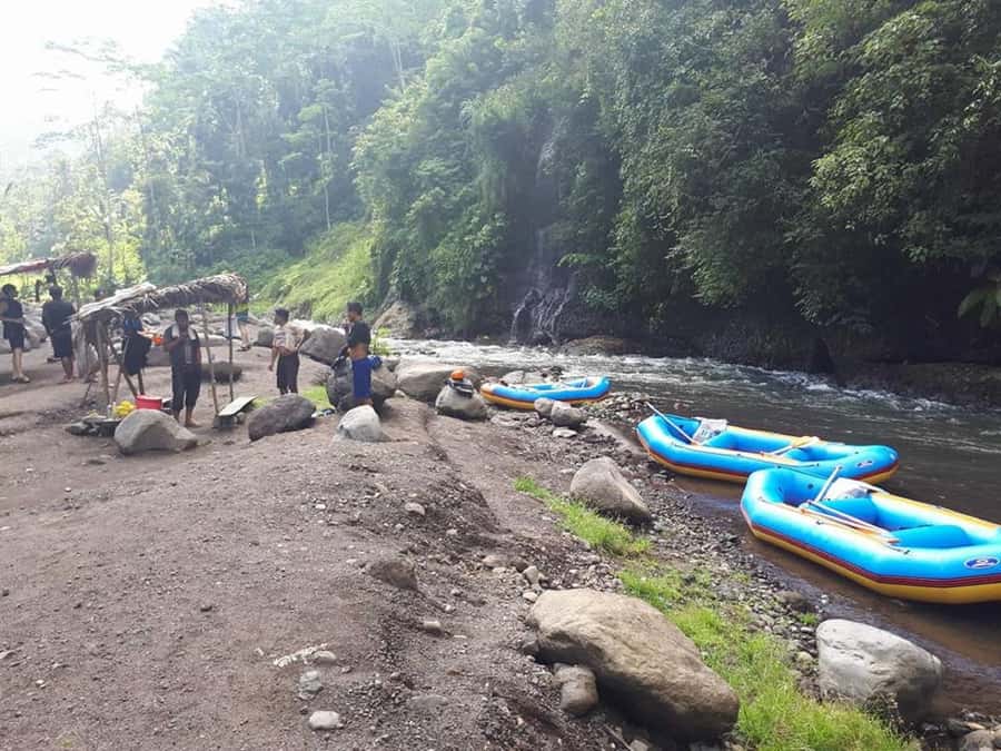 Telaga Waja River: Rafting Expedition with Lunch - Lunch, showers, and a proper finish