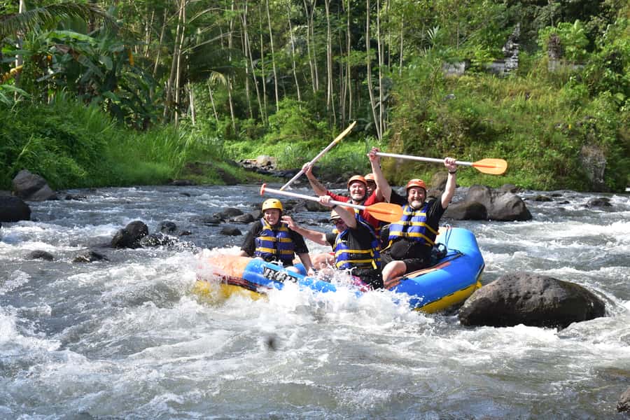 Telaga Waja: White Water Rafting with Lunch - The Indonesian buffet is part of the value
