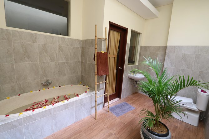 Traditional Bali Massage 90 minutes at Nusa Dua Bali - How the named locations fit into your day