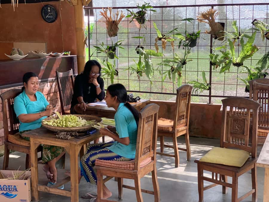 Ubud: 3-Hour Batik Making Class - Adding color with organic dyes