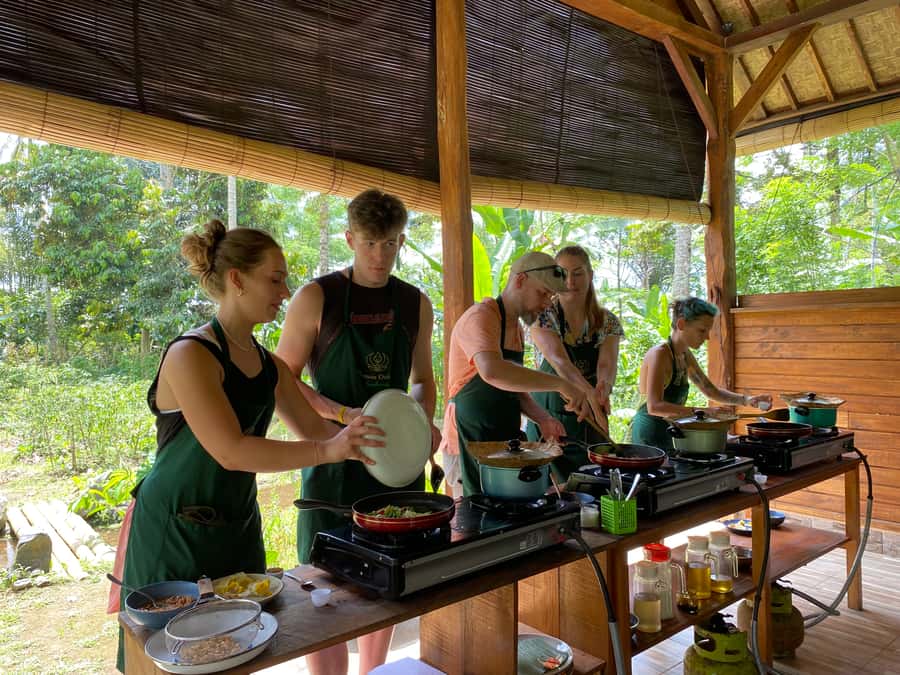 Ubud: Balinese Cooking Class at an Organic Farm - What the class feels like in practice