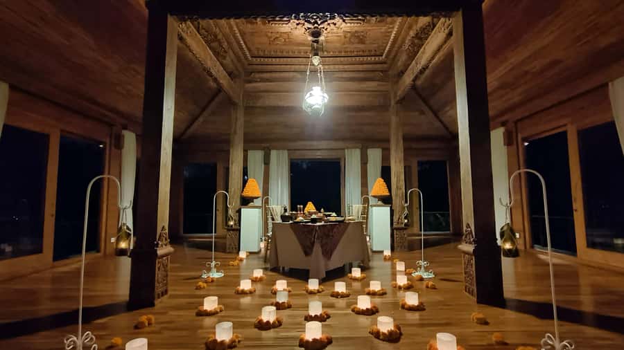 Ubud: Balinese Royal Dinner with Tropical Forest Views - A royal-style dinner above Ubud’s forest