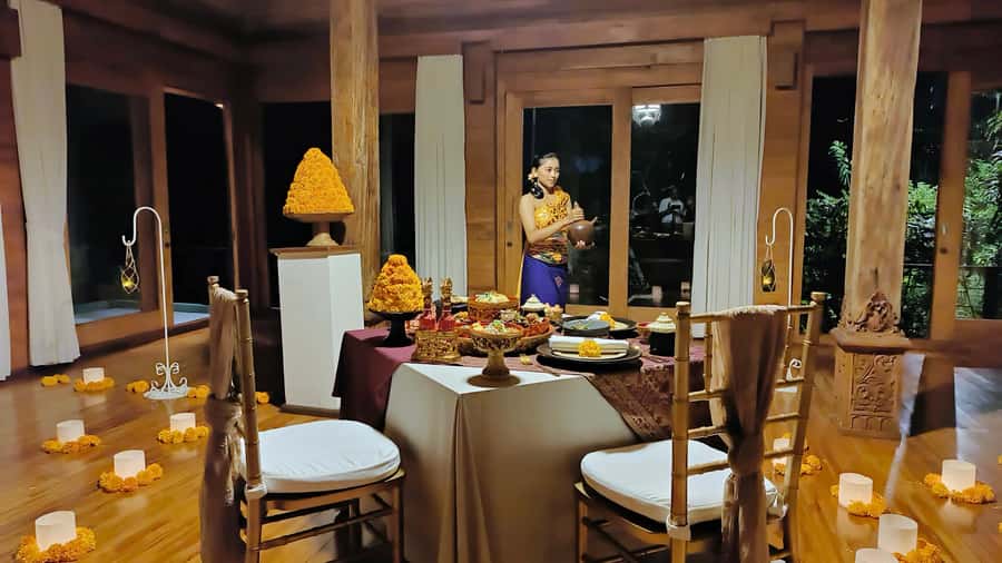 Ubud: Balinese Royal Dinner with Tropical Forest Views - Arriving for the three-hour evening