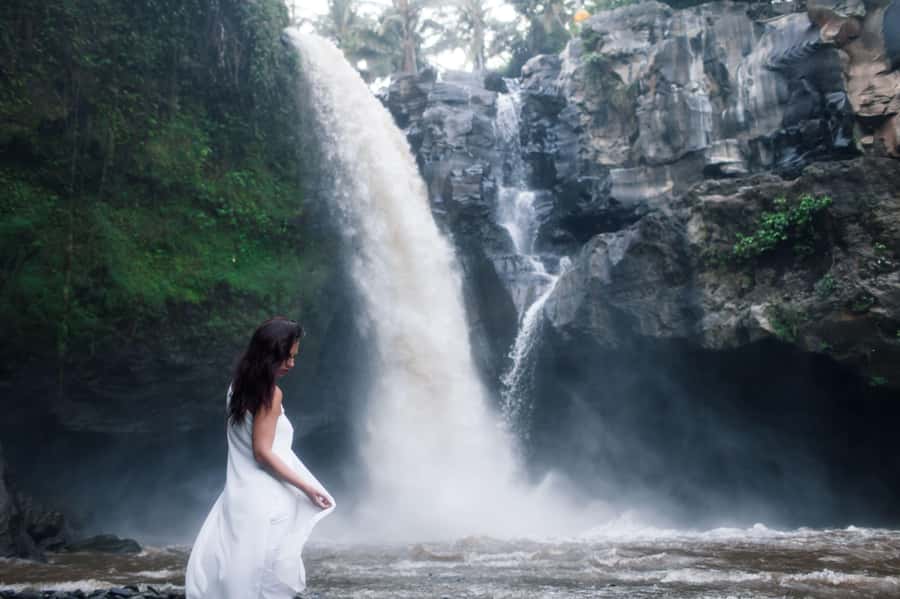 Ubud & Canggu: Rice Terrace, Waterfall & Black Sand Beach - Ubud Art Market beside the Royal Palace