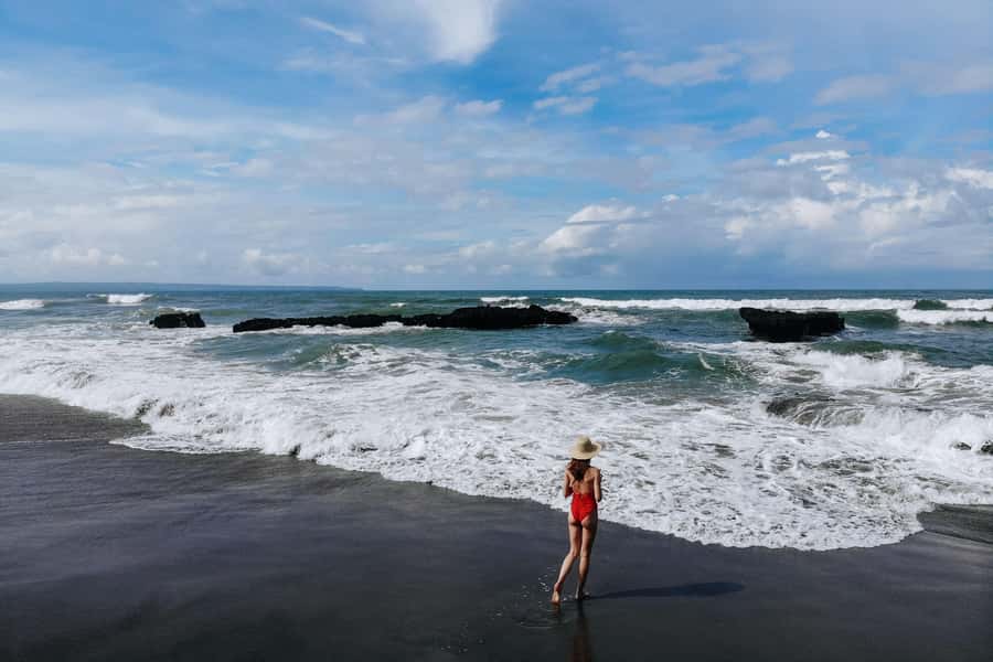 Ubud & Canggu: Rice Terrace, Waterfall & Black Sand Beach - Tegenungan Waterfall: Bali scenery with a muddy edge